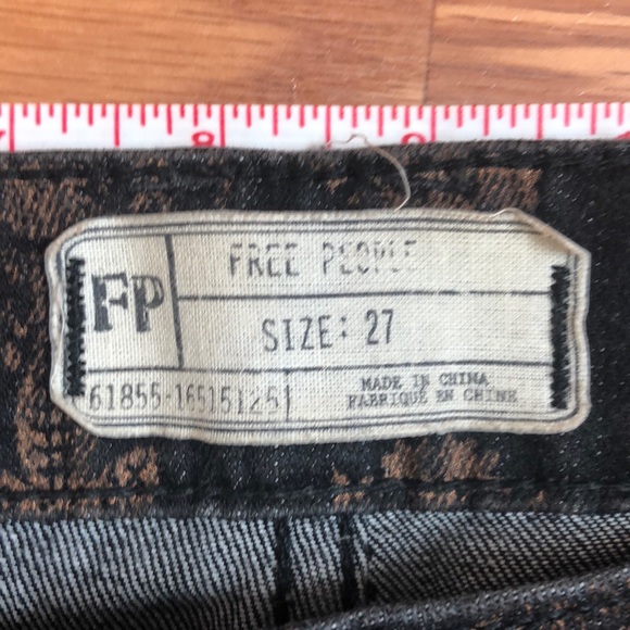 Free people batik pattern flare jean. - Picture 8 of 8